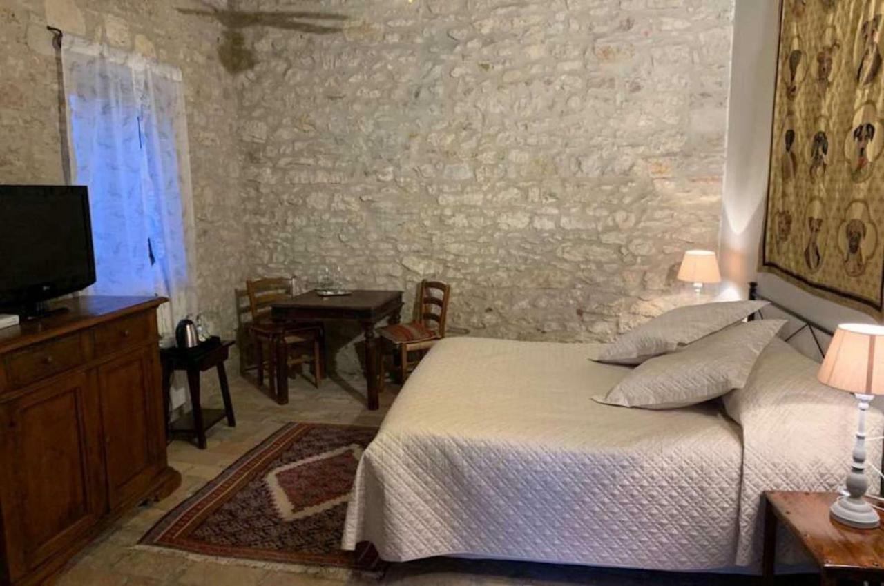 Castello Valenzino Aparthotel Pierantonio Екстериор снимка